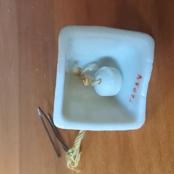 Yuletide Greetings Small Porcelain Santa Made In Japan With Small Bell - Picture 3 of 5